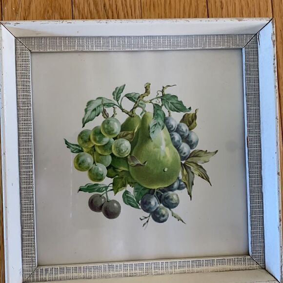 VINTAGE Set of 2 Reliance Industries fruit‎ pictures distressed cream frames 7x7 - Picture 3 of 6